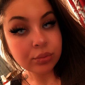 Meet your Posher, Briana